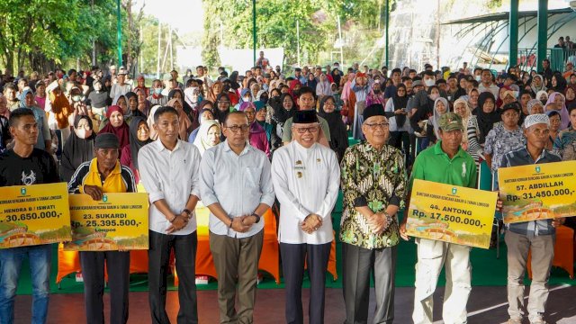 Pemkot Parepare Serahkan Bantuan ke 1.347 KK Korban Banjir dan Tanah Longsor