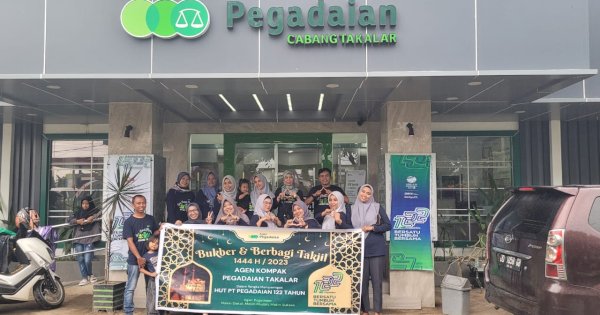 HUT Pegadaian ke-122, Agen Pegadaian Takalar Turun ke Jalan Bagi Takjil