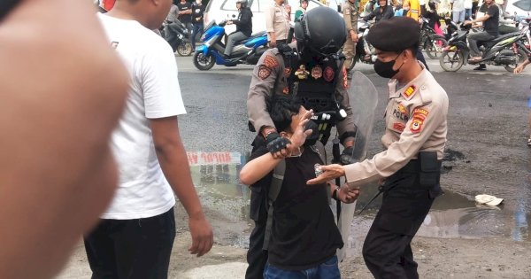 Tak Hanya Dipukul, Reporter MNC TV  Diancam Pistol saat Demo di Bulukumba