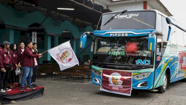 Pelepasan peserta mudik gratis yang dilaksanakan GMC Sulsel di Kecamatan Biringkanaya, Kota Makassar pada Sabtu (15/4/2023).