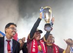 Angkat Piala Juara Liga 1, Taufan Pawe Konvoi Kemenagan Bersama PSM Makassar