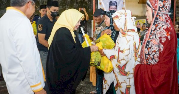 Ramadan Peduli Golkar Parepare, Erna Rasyid Taufan Berbagi Paket Sembako