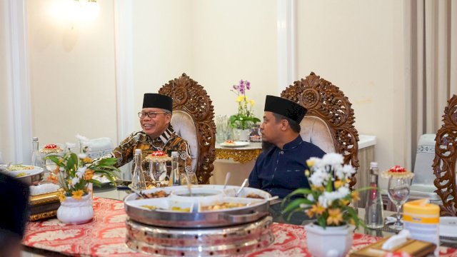 Wali Kota Parepare Taufan Pawe (TP), didampingi Ketua TP PKK Parepare Erna Rasyid Taufan (ERAT), menghadiri Halal Bihalal Gubernu Sulsel, Andi Sudirman Sulaiman di Rumah Jabatan (Rujab) Gubernur Sulsel, Jalan Jendral Sudirman, Kota Makassar, Minggu (23/4/2023).