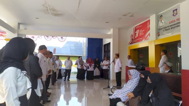  Dinas Kearsipan dan Perpustakaan (Diarpus) Provinsi Gorontalo melaksanakan apel kerja pasca cuti bersama hari raya IdulFitri 1444 Hijriah yang berlangsung di halaman Dinas Arpus Rabu, (26/4/2023). 