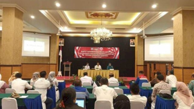 Rapat koordinasi multi sektor dalam rangka penurunan tengkes di Provinsi Gorontalo bertempat di Grand Q Hotel kota Gorontalo, Rabu, (05/4/2023). Acara dihadiri oleh Penjabat Sekda Syukri Botutihe, Ketua TP PKK Gamaria Purnamawati Monoarfa dan utusan OPD.