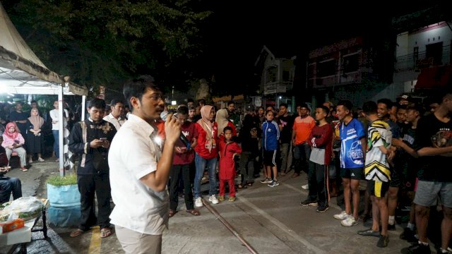 Sekretaris KORMI Makassar, dr Udin Malik resmi membuka olahraga rekreasi masyarakat bertajuk Lantang Bangia Run Race di Kecamatan Tallo, Selasa (04/04/2023) malam.