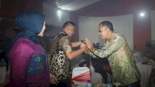 Ucapan terima kasih disampaikan Kombes Pol Budi Haryanto kepada Wali Kota Makassar Moh Ramdhan Pomanto pada acara Malam Kenal Pamit Kapolrestabes Makassar, di Mapolrestabes Makassar, Minggu (9/04/2023).