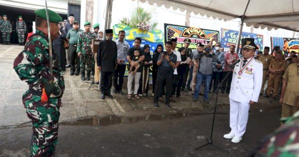 Danny Pimpin Pelepasan dan Pemakaman Rapsel Ali Secara Militer