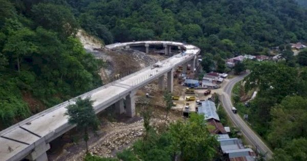 Arus Mudik dan Balik Lebaran, Proyek Perbaikan Jalan di Camba Berhenti Sementara