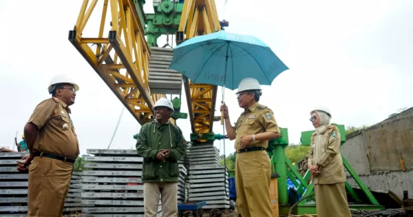 Wali Kota Taufan Pawe Tinjau Progres Pembangunan Jembatan Kembar Parepare