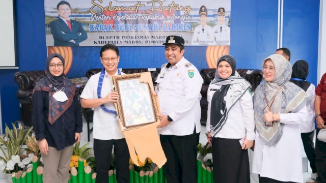 Bupati dan Wabup Maros Kompak Dampingi Menkes Saat Kunjungan Kerja