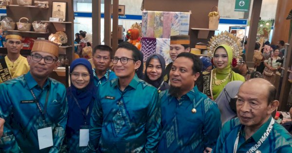 Sandiaga Uno Kunjungi Stand Kabupaten Takalar di Pameran Inacraft 2023