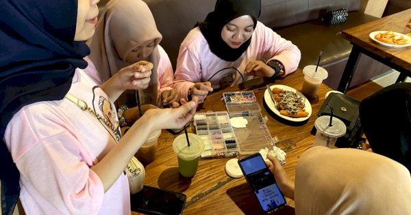 Srikandi Ganjar Sulsel Ajak Perempuan Milenial Buat Cincin dan Gelang