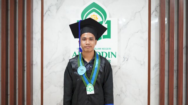 Edysul Isdar saat menyelesaikan SI di UIN Alauddin Makassar dan diterima di dua kampus ternama Harvard University dan Stanford University. (Sumber: UIN Alauddin Makassar)