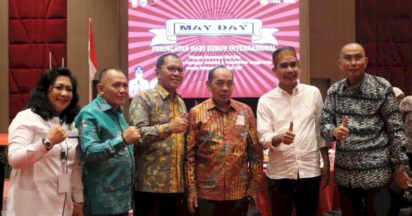 Danny dan Rudianto Lallo Terima Penghargaan dari LKS Tripartif dan Dewan Pengupahan Makassar