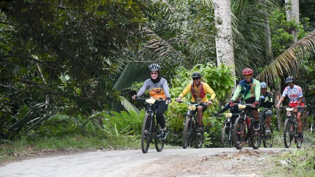 Bupati Indah Lepas Ratusan Peserta FUN XC Montain Bike 2023