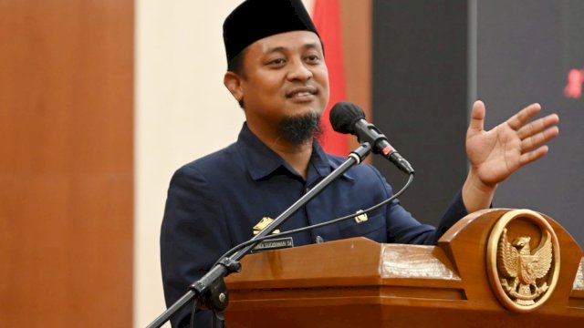 Gubernur Sulsel, Andi Sudirman Sulaiman. 