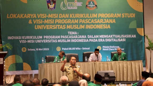 Wali Kota Makassar Moh Ramdhan Pomanto menjadi pemateri dalam  Lokakarya Visi-misi dan Kurikulum Program Pascasarjana UMI dengan tema Tantangan dan Strategi Peningkatan Daya Saing dalam Pemenuhan Kebutuhan Dunia Kerja di Hotel Claro, Selasa, (16/05/2023).