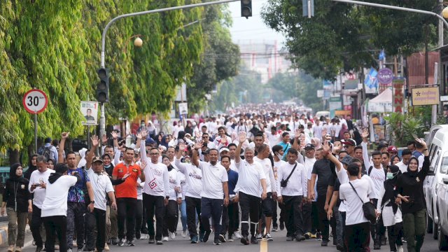 Gubernur Andi Sudirman Jalan Anti Mager Bersama 30 Ribu Masyarakat di Pinrang