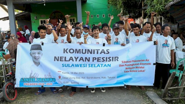 Komunitas Nelayan Pesisir Sulawesi Selatan (Sulsel) bersilaturahmi dengan kelompok pelaut yang ada di Desa Ujung Baji, Kecamatan Sanrobone, Kabupaten Takalar, Sulsel pada Kamis (18/5/2023). 