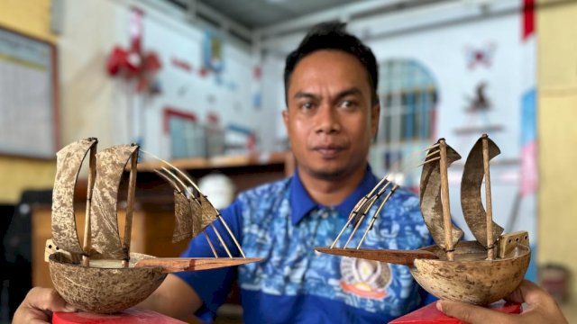 Warga Binaan Pemasyarakatan (WBP) Rumah Tahanan Negara Kelas IIB Selayar (Rutan Selayar) semakin kreatif mengubah limbah batok kelapa menjadi miniatur perahu phinisi yang unik.