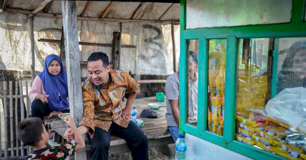 Andi Sudirman Singgah Makan Bakso Pinggir Jalan, Warga Takalar: Sederhana, Baru Kali ini Ada Gubernur Singgah