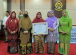 Takalar Raih Penghargaan Perempuan Berjasa dan Berprestasi Tingkat Sulsel
