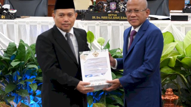 Badan Pemeriksa Keuangan (BPK) Perwakilan Provinsi Gorontalo menyerahkan Laporan Hasil Pemeriksaan (LHP) atas Laporan Keuangan Pemerintah Daerah (LKPD) Provinsi Gorontalo dan Ikhtisar Hasil Pemeriksaan Daerah (IHPD) Tahun anggaran 2022 Bertempat di Ruang Rapat Paripurna DPRD Provinsi Gorontalo, Jalan Bypass, Botu, Dumbo Raya, Kota Gorontalo, pada hari Senin, (29/5/2023). 