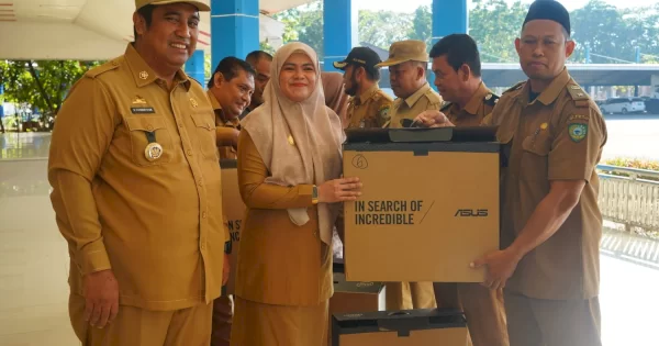 Pemkab Maros Bagi-bagi Komputer ke Pemerintah Desa, Dorong Perpustakaan Berbasis Inklusi Sosial