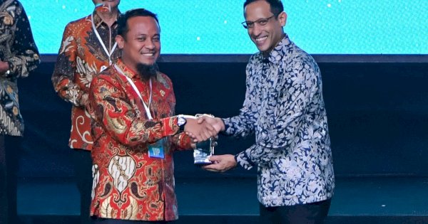 Gubernur Sulsel Terima Dua Penghargaan Tingkat Nasional