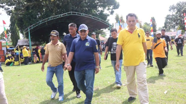 20 tim berlaga pada Open Turnamen Baseball Muhammad Fauzi, yang digelar di Lapangan Amassangan, Kecamatan Malangke Kabupaten Luwu Utara. Open Turnamen ini dibuka langsung oleh Anggota DPR RI Fraksi Golkar Muhammad Fauzi, pada Rabu (31/05/2023). 