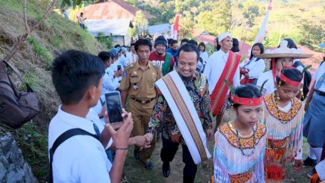 Pernah Berkemah di Simbuang, Gubernur Sulsel: Rp 17M Tahun Ini Kita Bangun Bertahap