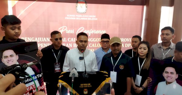 Politikus PDIP Al Hidayat Syamsu Jadi Pendaftar Pertama Calon Anggota DPD RI di Sulsel