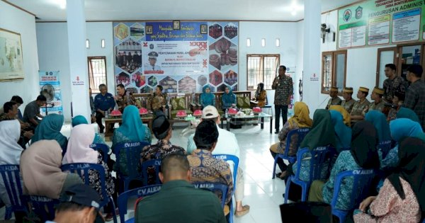 Tingkatkan Pelayanan Masyarakat, Pj Bupati Takalar Serahkan Mobil Ambulance