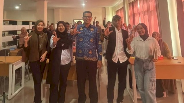 Dinas Kearsipan dan Perpustakaan (Arpus) Provinsi Gorontalo menggelar seminar literasi dan kepemudaan dalam rangka memperingati hari buku nasional yang jatuh pada 17 Mei 2023 lalu di Aula Dinas Kearsipan dan Perpustakaan Provinsi Gorontalo, Rabu (17/Mei/2023). 