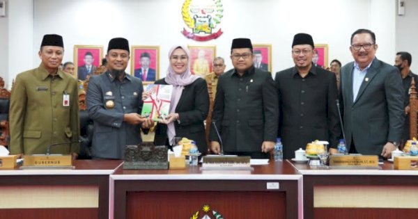 Gubernur Sulsel Terima Rekomendasi DPRD Sulsel Atas LKPJ Tahun Anggaran 2022