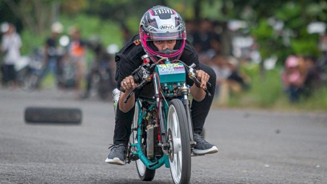 Ilustrasi balap Drag Race. (foto: merzpotret.id)