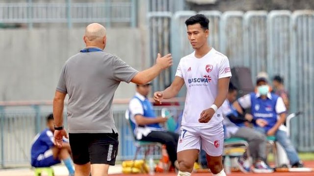 Pose Agung Mannan saat masih berseragam PSM Makassar. (foto: Ig/@agungmannannn)