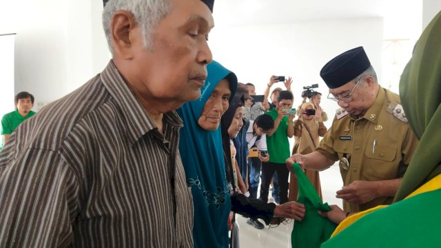 Pemkot Parepare Bareng Baznas Sebar Zakat dan Paket Ramadan