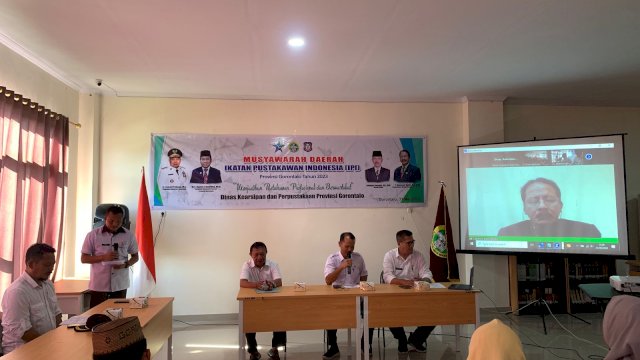 Kepala Dinas Kearsipan dan Perpustakaan Provinsi Gorontalo, Ridwan Hemeto membuka kegiatan Musyawarah Daerah Ikatan Pustakawan Indonesia Provinsi Gorontalo Tahun 2023 di Perpustakaan H.B. Jassin Lantai 2, kemarin (31/5/2023).