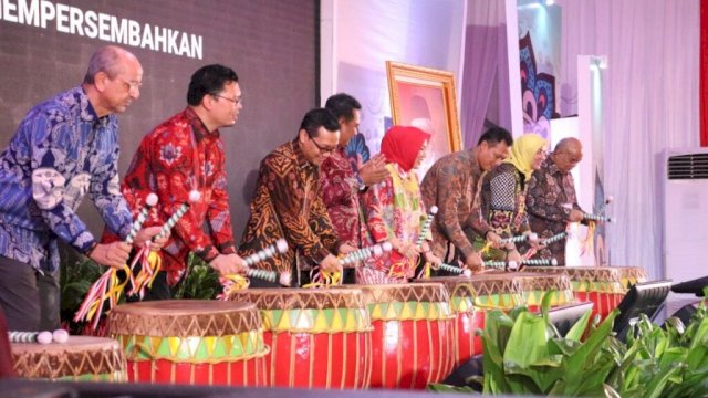 Penjabat Sekdaprov Gorontalo Syukri J. Botutihe saat menghadiri pembukaan Indonesia Maju Expo dan Forum 2023, Bangga, Cinta dan Pakai Produk Indonesia, yang diselenggarakan di Plaza Selatan, Taman Mini Indonesia Indah (TMII), Jakarta, Kamis (01/06/2023).