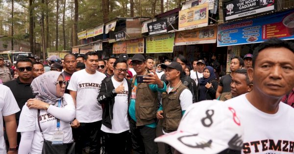 Darmawangsyah Muin Jalan Sehat Bersama Ribuan Alumni Stemzha Makassar