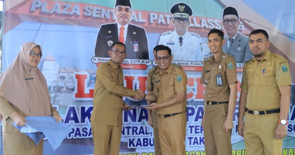 Tingkatkan PAD, Pj Bupati Takalar Resmikan Pasar Harian di 3 Kecamatan 