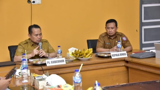 Penjabat Gubernur Gorontalo Ismail Pakaya saat rapat konsolidasi dengan Dispora Gorontalo yang berlangsung di Kantor Dispora Provinsi Gorontalo, Kota Gorontalo, Senin (12/6/2023).