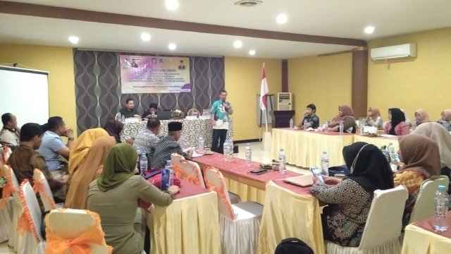 Dinas Kearsipan dan Perpustakaan (Diarpus) Provinsi Gorontalo melaksanakan rapat Focus Group Discussion dalam rangka perlindungan dan penyelamatan arsip OPD guna mendukung kegiatan hasil pengawasan kearsipan RB dan LPPD bertempat di New rahmat Hotel kota Gorontalo, Jumat (16/6/2023). 
