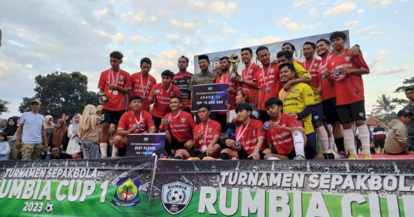 Syamsuddin Karlos Disoraki &#8216;Wattunnami Bupati&#8217; Saat Tutup Turnamen Sepakbola di Rumbia