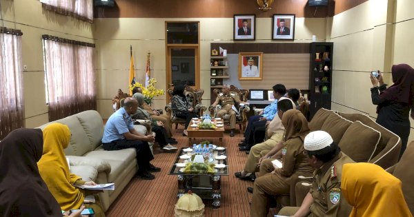 Kunjungi Pangkep, Tim DJKI Lakukan Pemeriksaan Substantif Jeruk Pamelo