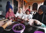 Pemuda dan Perempuan Ganjar Beri Pelatihan Pembuatan Tapai di Gowa
