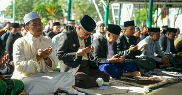 Meriahnya Salat Idul Fitri di Lapangan Andi Makassau Parepare Bersama Taufan Pawe