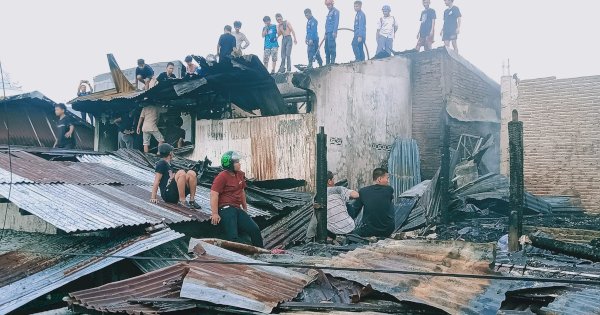 3 Rumah di Ballaparang Terbakar, 40 Petugas dan 7 Armada Damkar Makassar Dikerahkan